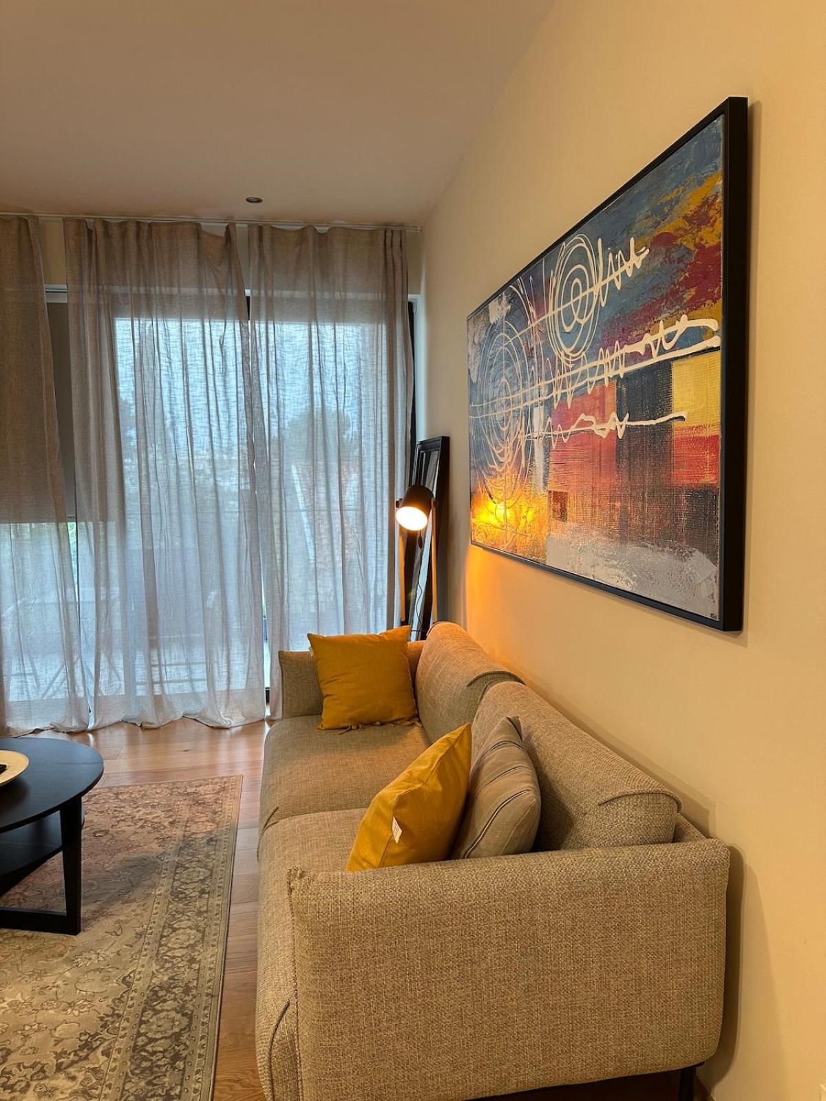 Luxury Hub Spot